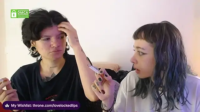 Snapshot of lovelockedlips chatting on 03-25-26, 03:29 lovelockedlips online show from 03-25-26, 03:29