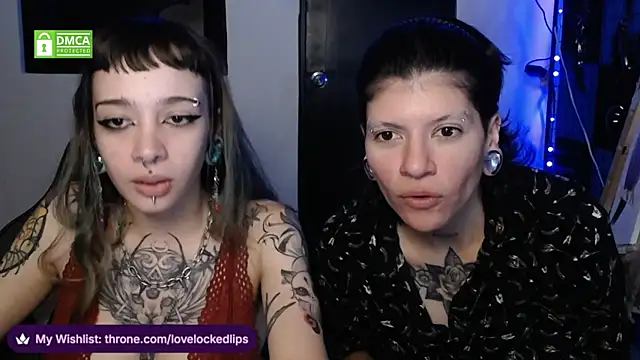 Snapshot of lovelockedlips chatting on 06-20-26, 04:10 lovelockedlips online show from 06-20-26, 04:10
