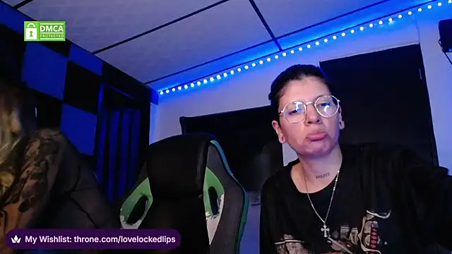 Snapshot of lovelockedlips chatting on 07-16-26, 01:11 lovelockedlips online show from 07-16-26, 01:11