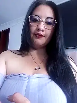 Snapshot of melisamoon_ chatting on 03-17-25, 04:01 melisamoon online show from 03-17-25, 04:01