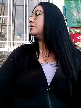 Snapshot of melisamoon_ chatting on 03-17-25, 09:45 melisamoon online show from 03-17-25, 09:45