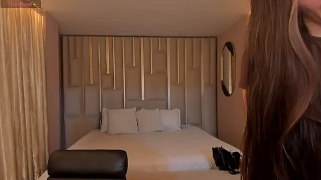 MaiaCollins online show from 12-04-25, 06:49