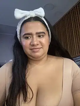 Snapshot of Vaiolet_2222 chatting on 11-02-25, 10:06 Vaiolet 2222 online show from 11-02-25, 10:06