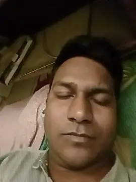 Snapshot of vikesh05 chatting on 11-22-25, 09:03 vikesh05 online show from 11-22-25, 09:03