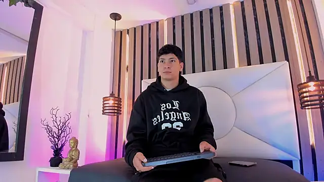 Jhojan twink online show from 11-05-25, 12:16