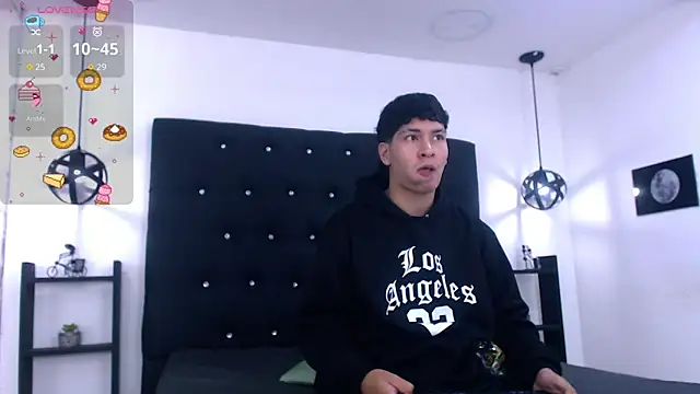 Jhojan twink online show from 11-25-25, 12:27