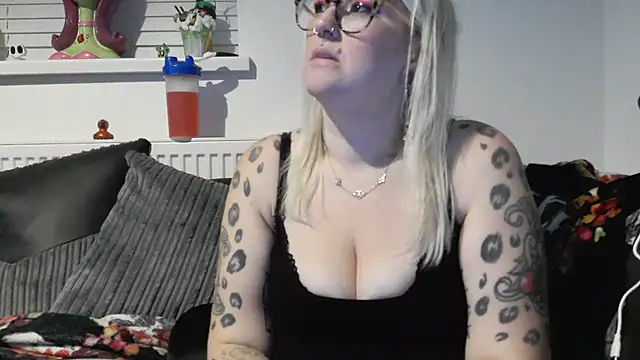 Sizzling Indie36 online show from 11-12-25, 05:13