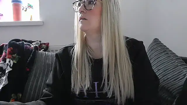 Sizzling Indie36 online show from 11-20-25, 02:39