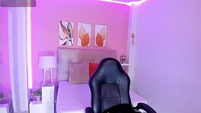 Molly h0t online show from 04-09-26, 12:32