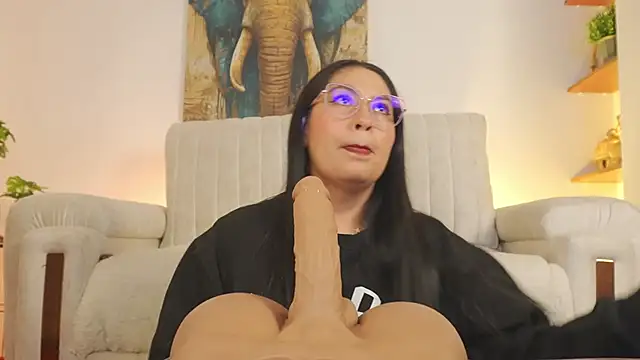 Snapshot of AliceCorner chatting on 04-17-26, 12:30 AliceCorner online show from 04-17-26, 12:30