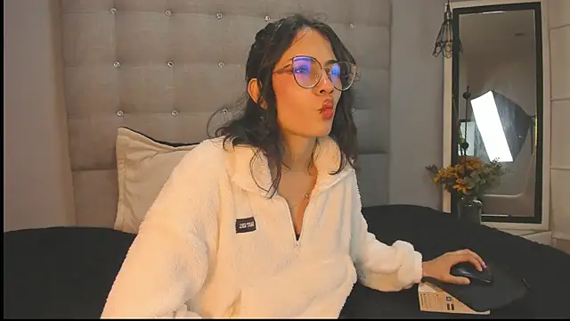 Moon  April online show from 11-24-25, 07:24