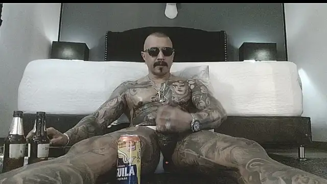 Snapshot of danilog515 chatting on 11-19-25, 08:53 danilog515 online show from 11-19-25, 08:53