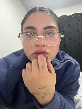 Snapshot of pareja_curiosa19 chatting on 11-29-25, 02:14 pareja curiosa19 online show from 11-29-25, 02:14