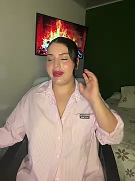 Snapshot of pareja_curiosa19 chatting on 05-27-26, 01:24 pareja curiosa19 online show from 05-27-26, 01:24