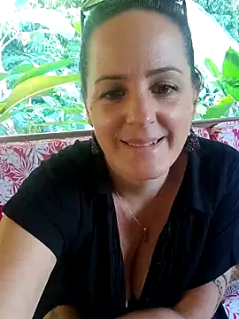 Snapshot of emiliemilf chatting on 06-08-26, 08:09 emiliemilf online show from 06-08-26, 08:09