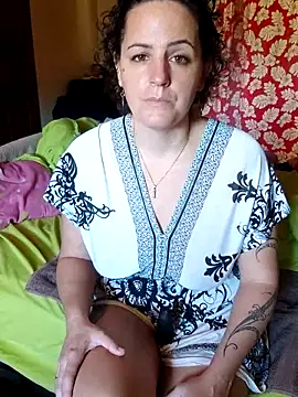 Snapshot of emiliemilf chatting on 06-14-26, 08:11 emiliemilf online show from 06-14-26, 08:11