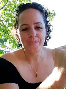 Snapshot of emiliemilf chatting on 06-19-26, 07:17 emiliemilf online show from 06-19-26, 07:17