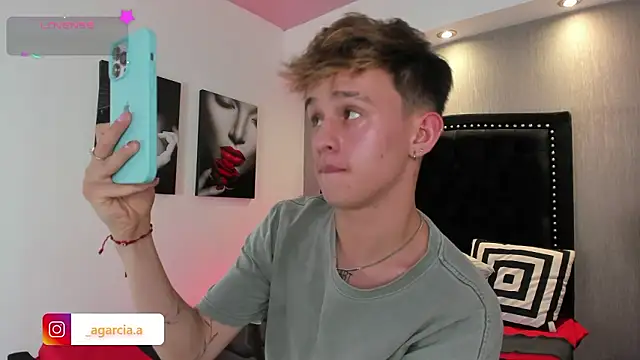 LiamWildx20 online show from 03-01-26, 04:03