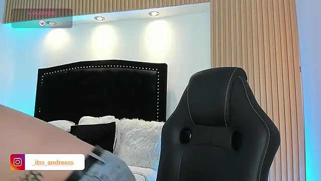 LiamWildx20 online show from 07-19-26, 04:38