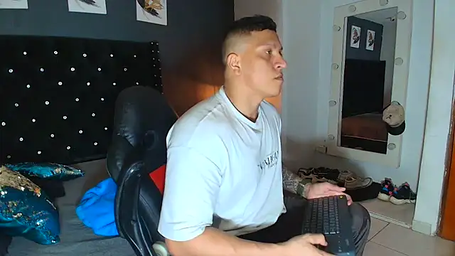 ethan dalton  online show from 09-19-25, 03:08