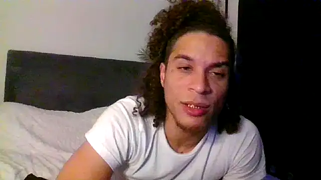 Snapshot of shurthingx chatting on 05-18-26, 04:07 shurthingx online show from 05-18-26, 04:07