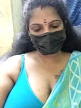 Snapshot of poojaa-rani chatting on 06-05-26, 06:13 poojaa-rani online show from 06-05-26, 06:13