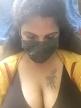 Snapshot of poojaa-rani chatting on 06-19-26, 06:01 poojaa-rani online show from 06-19-26, 06:01