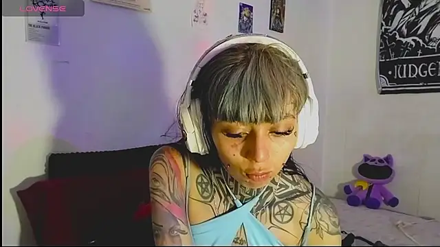 d3m0ny0 0 online show from 04-02-26, 05:05