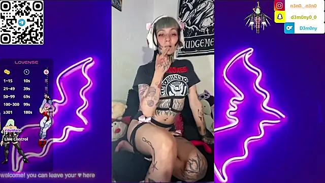 d3m0ny0 0 online show from 04-15-26, 02:29