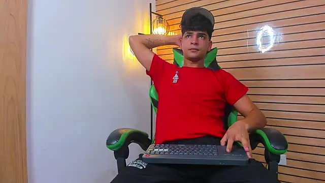 317894 online show from 04-12-26, 07:02