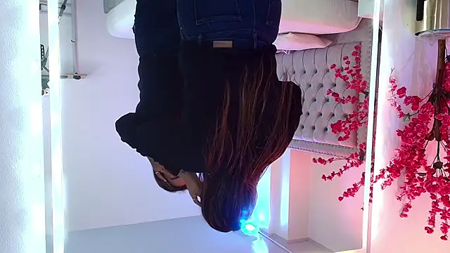 Lia adamsss online show from 04-18-26, 03:43