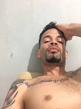 HenriquePhn online show from 04-05-26, 03:26