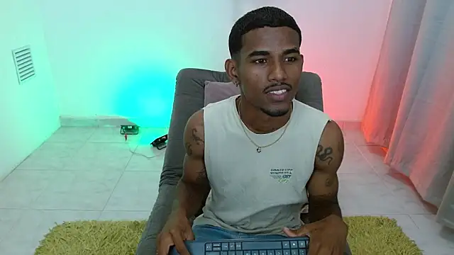 Snapshot of josua_smith chatting on 11-24-25, 12:32 josua smith online show from 11-24-25, 12:32