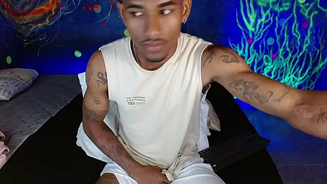 Snapshot of josua_smith chatting on 12-01-25, 12:48 josua smith online show from 12-01-25, 12:48