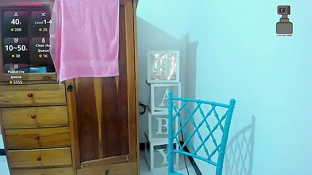 Snapshot of Alicebigboobsxxxx chatting on 07-22-26, 10:23 Alicebigboobsxxxx online show from 07-22-26, 10:23