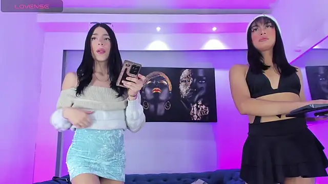 Snapshot of The_Hot_Ts_Dolls chatting on 09-26-25, 08:13 The Hot Ts Dolls online show from 09-26-25, 08:13