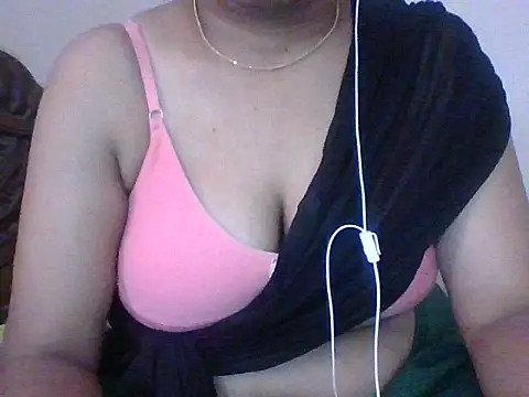 Snapshot of snehashreyatamil chatting on 10-03-25, 07:49 snehashreyatamil online show from 10-03-25, 07:49