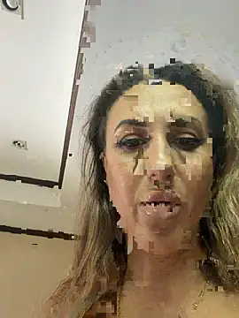 Snapshot of Brilliant-Splashes chatting on 05-15-26, 03:24 Brilliant-Splashes online show from 05-15-26, 03:24