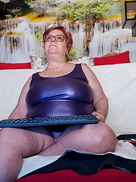 QueenPammy1 online show from 02-20-25, 03:41