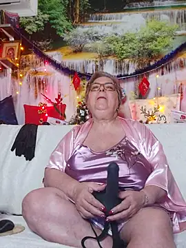 QueenPammy1 online show from 12-18-25, 05:46