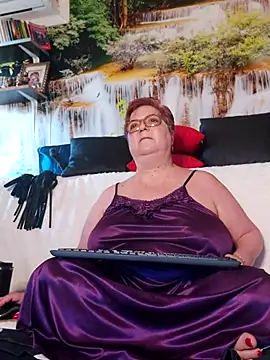 Snapshot of QueenPammy1 chatting on 04-08-26, 05:40 QueenPammy1 online show from 04-08-26, 05:40