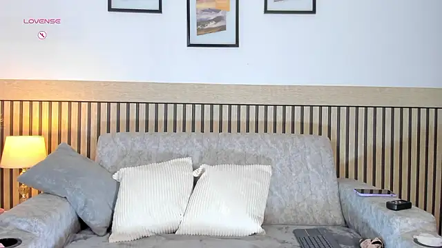 hanna mils online show from 03-21-26, 08:19