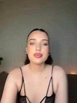 Snapshot of Ariana_Sanderss chatting on 12-14-25, 09:47 Ariana Sanderss online show from 12-14-25, 09:47