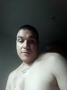 Snapshot of calfran chatting on 12-21-25, 09:00 calfran online show from 12-21-25, 09:00