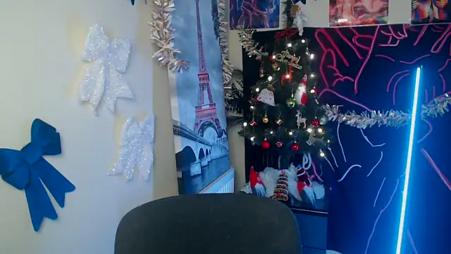 Snapshot of VanessaRey_ chatting on 12-20-25, 07:48 VanessaRey online show from 12-20-25, 07:48