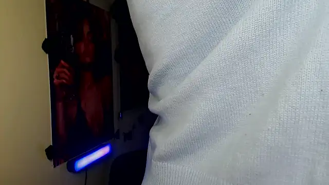 Snapshot of VanessaRey_ chatting on 01-14-26, 05:18 VanessaRey online show from 01-14-26, 05:18