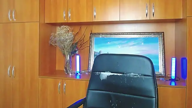 Snapshot of VanessaRey_ chatting on 02-22-26, 05:30 VanessaRey online show from 02-22-26, 05:30