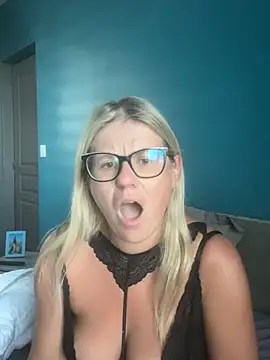 Snapshot of lady_gloria69 chatting on 07-02-26, 04:29 lady gloria69 online show from 07-02-26, 04:29