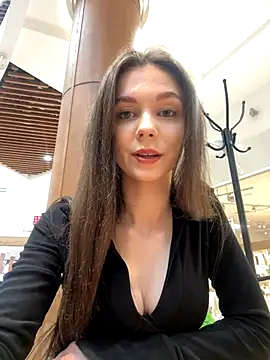 Snapshot of MilaBee chatting on 10-16-25, 06:03 MilaBee online show from 10-16-25, 06:03