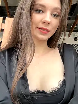 MilaBee online show from 10-31-25, 08:59